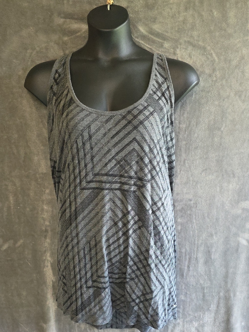Old Navy Grey & Black Geometric Scoop Neck Tank Top